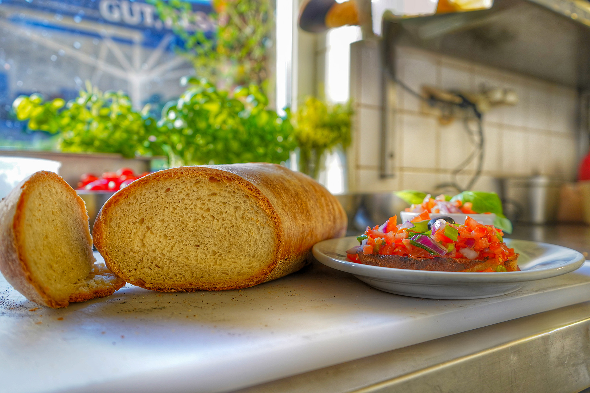 Täglich frisch gebackenes Brot im Restaurant Fedula, authentisch italienisch und knusprig.