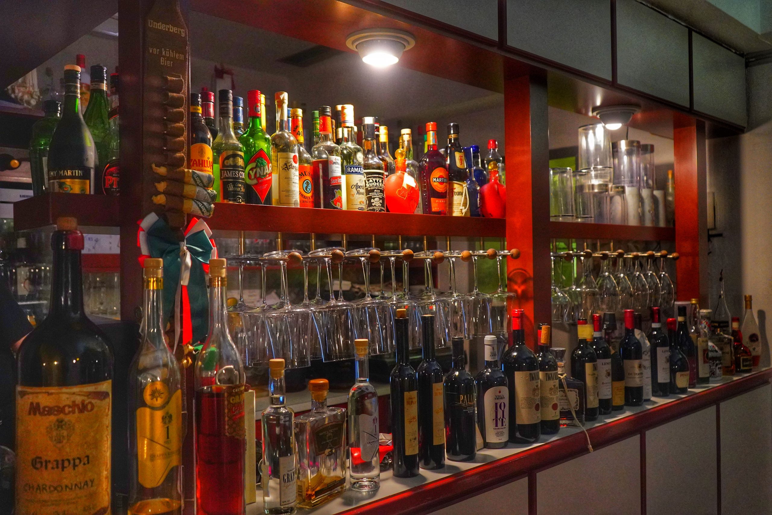 Weinbar im Restaurant Fedula – Große Auswahl an Flaschenweinen